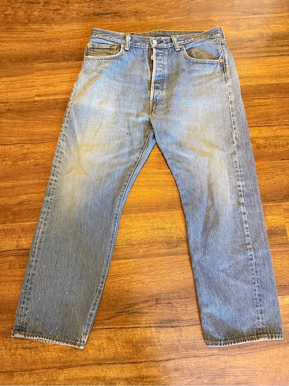 Levi’s 501 broken in 35x30